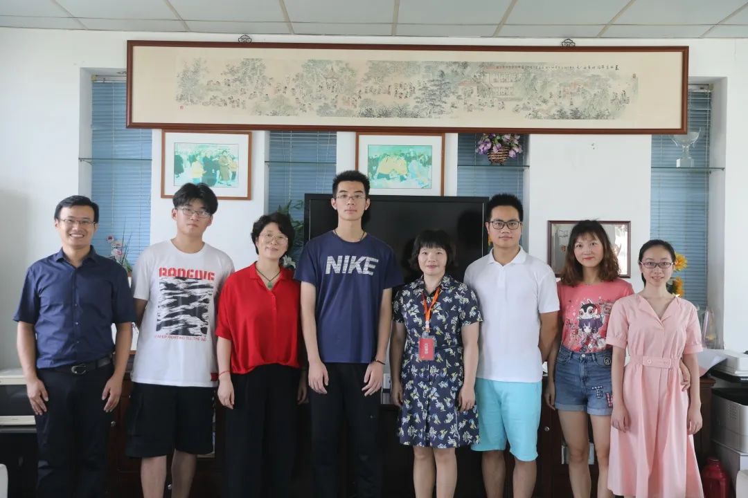 宝带优秀学子回母校  与学弟学妹共话未来