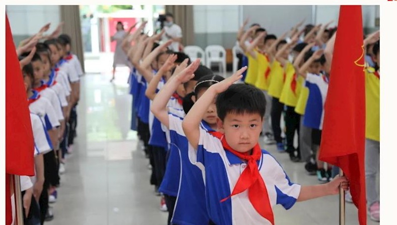 童心向党争先锋，一年级娃踏新程
