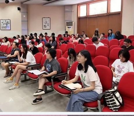 凌霄新闻台】业精于勤研课标，行成于思磨匠心