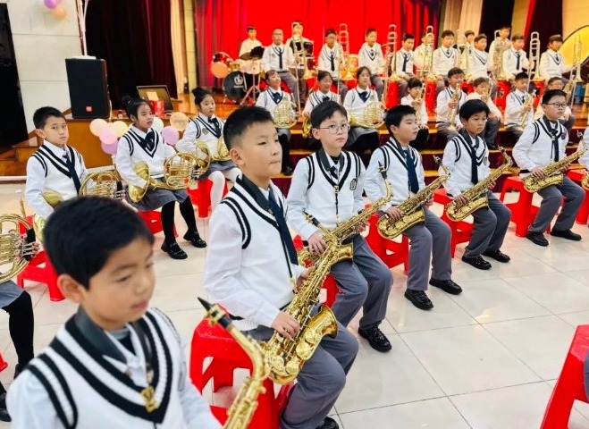 【凌霄新闻台】璀璨童年“像花儿一样绽放”