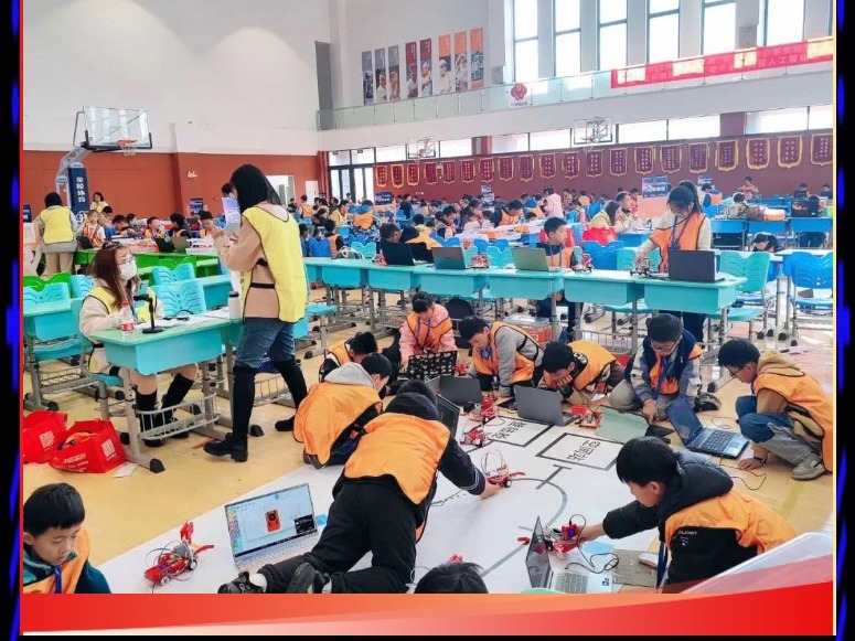 【凌霄新闻台】蓝桥编程好少年 勇于竞技放光彩