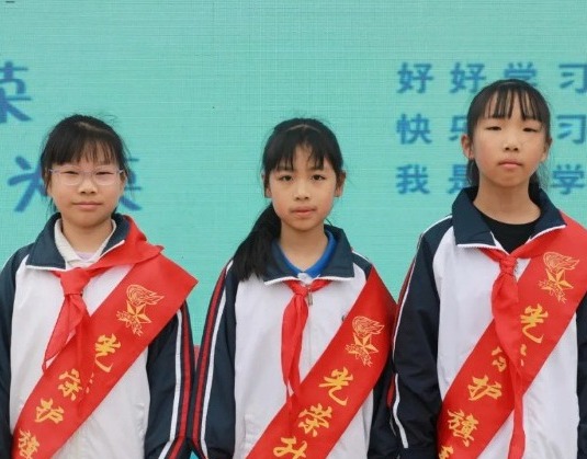 【凌霄新闻台】向国旗敬礼——宝带实小2023-2024学年第二学期第十一周升旗仪式