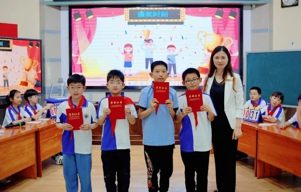 【双语节掠影】妙“词”生花绽风采 谁与争锋展英姿——宝带实验小学第二十四届双语节Spelling Bee拼词大赛