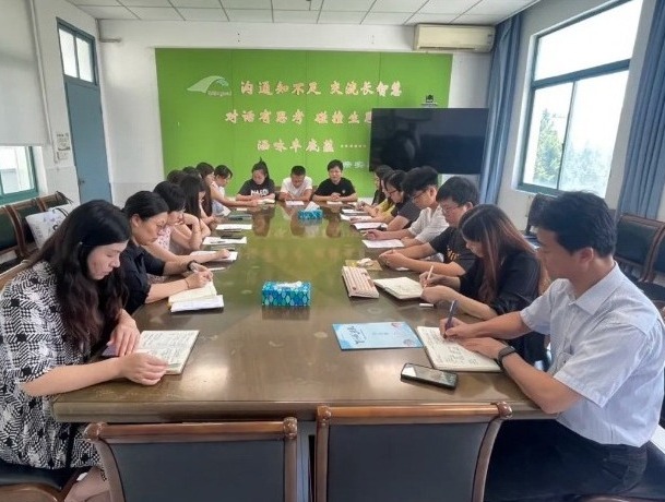 【凌霄新闻台】时光镌刻情谊 离别亦是启程 ——宝带实验小学举行2023～2025学年度义务教育学校教师欢送会