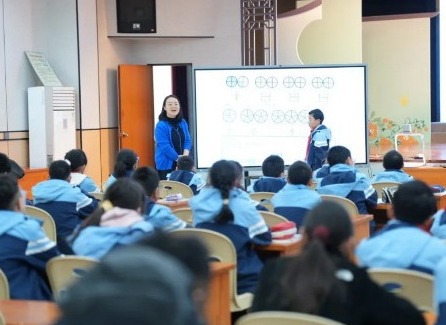 【凌霄新闻台】深耕课堂研思 共筑卓越之路