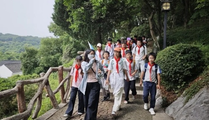 【凌霄新闻台】踏农场磨砺铸团队魂　登石公揽胜赏西山韵——吴中区宝带实验小学六年级综合实践活动圆满开展