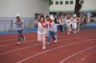【凌霄新闻台】以演筑防，安全“童”行 ——吴中区宝带实验小学开展防震减灾疏散演练活动