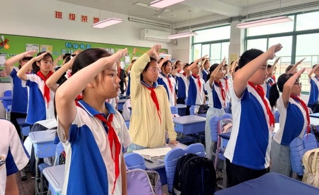 【向国旗敬礼】 绿水青山共守护  低碳生活践于行 ——宝带实小2025-2026学年第二学期第十五周 升旗仪式