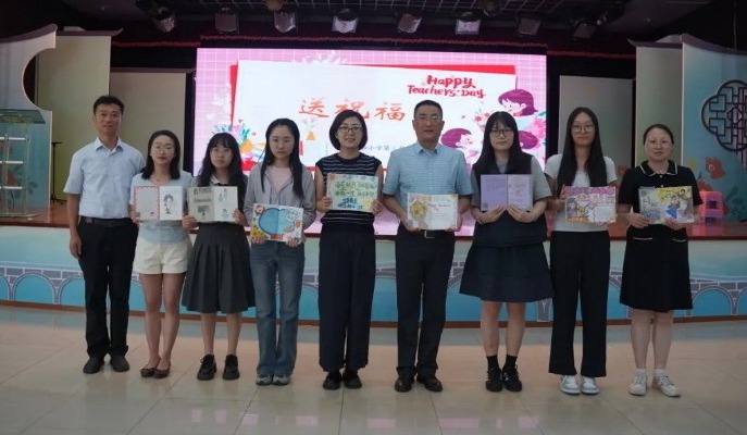 【凌霄新闻台】携一缕微光 绽育人芳华